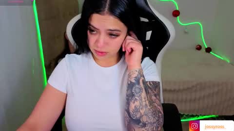 V  I C  T O R I A  online show from November 2025 07:14:02 PM