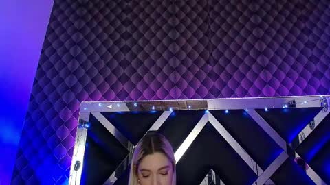 Snapshot of victtoria_lee chatting on May 2026 01:00:02 AM victtoria lee online show from May 2026 01:00:02 AM