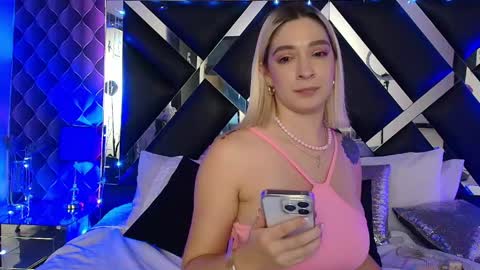 Snapshot of victtoria_lee chatting on May 2026 11:45:02 PM victtoria lee online show from May 2026 11:45:02 PM