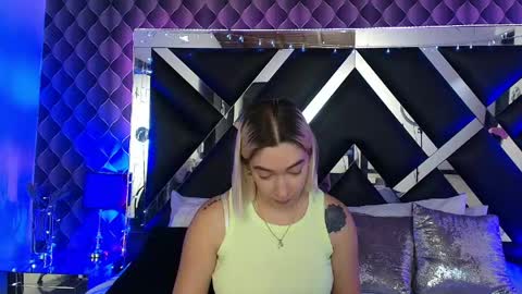 Snapshot of victtoria_lee chatting on May 2026 08:59:01 PM victtoria lee online show from May 2026 08:59:01 PM
