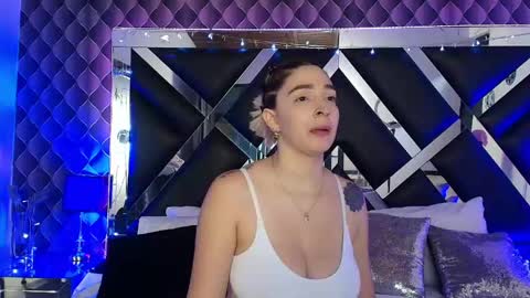 Snapshot of victtoria_lee chatting on June 2026 07:04:02 PM victtoria lee online show from June 2026 07:04:02 PM