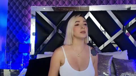 Snapshot of victtoria_lee chatting on June 2026 09:17:02 PM victtoria lee online show from June 2026 09:17:02 PM