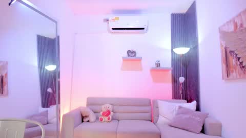 vienah_louis online show from February 2026 02:54:01 AM