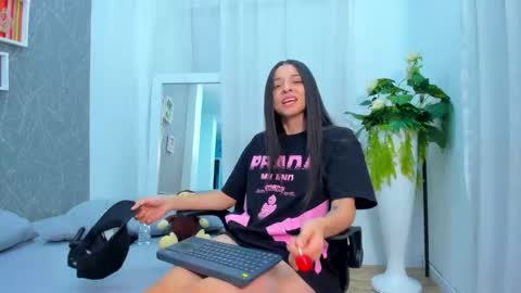 Snapshot of viictoriiasaenz chatting on February 2026 04:42:01 AM viictoriiasaenz online show from February 2026 04:42:01 AM