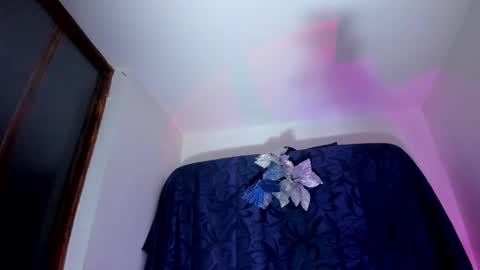 Snapshot of viioleett_cum chatting on October 2025 01:00:01 PM viioleett_cum online show from October 2025 01:00:01 PM