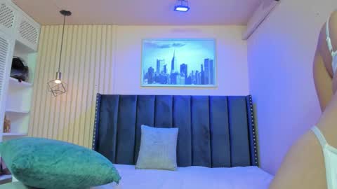 Viiolett online show from February 2026 07:35:01 PM