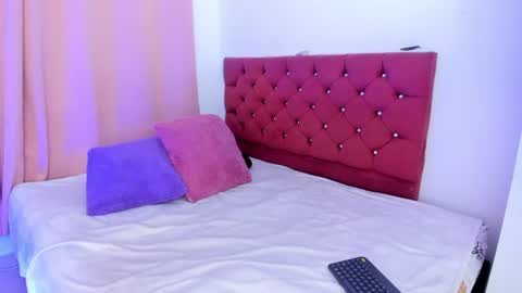 Snapshot of viiolett_lee_ chatting on July 2026 10:45:01 PM Violet online show from July 2026 10:45:01 PM