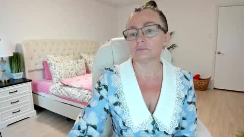 Snapshot of vika7333 chatting on October 2025 01:08:02 PM Ukrainian-woman online show from October 2025 01:08:02 PM