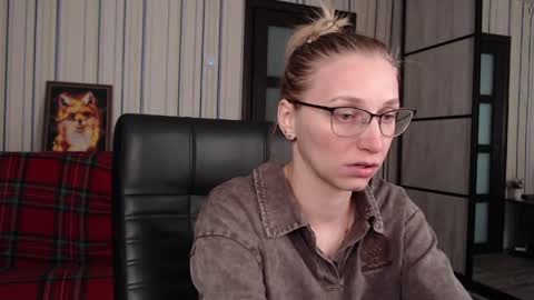 Vika online show from May 2026 11:58:02 AM