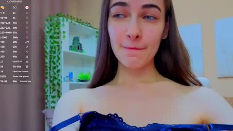 vikiberry online show from June 2026 10:09:01 AM