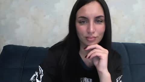 vikipop online show from February 2025 04:25:01 PM