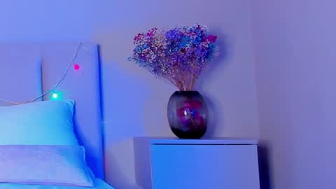 VIKKI online show from January 2025 06:49:01 PM