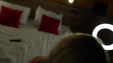 VIKKI online show from September 2025 09:22:02 AM