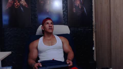 Snapshot of viktorherrera chatting on June 2026 03:33:01 AM Viktor Herrera online show from June 2026 03:33:01 AM