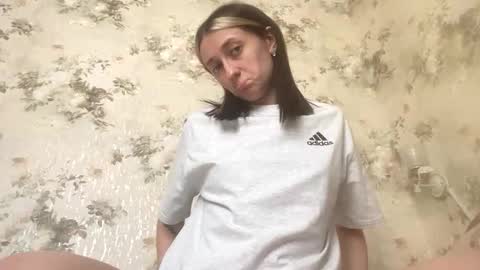 Snapshot of viktoria9898 chatting on April 2026 11:37:02 AM Sweett online show from April 2026 11:37:02 AM