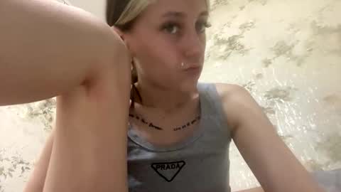 Snapshot of viktoria9898 chatting on May 2026 11:11:01 PM Sweett online show from May 2026 11:11:01 PM