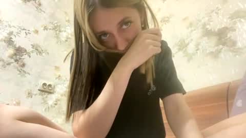 Snapshot of viktoria9898 chatting on July 2026 02:48:02 AM Sweett online show from July 2026 02:48:02 AM