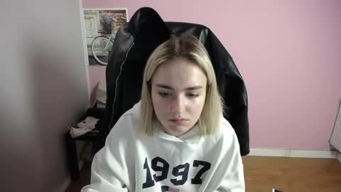 Snapshot of viktoria_lovely chatting on May 2026 06:30:01 AM viktoria_lovely online show from May 2026 06:30:01 AM