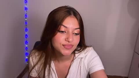 Snapshot of viky_evanss chatting on May 2026 05:53:01 PM viky_evanss online show from May 2026 05:53:01 PM
