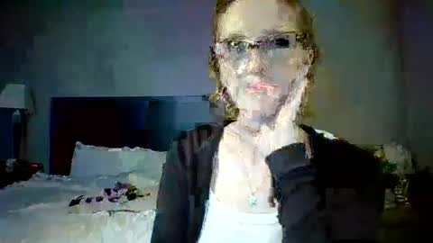 Adori online show from October 2025 04:24:02 AM