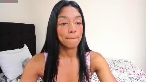 Snapshot of vinaly_y chatting on October 2025 07:46:02 PM Vinaly online show from October 2025 07:46:02 PM