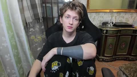 Dimoooooon online show from January 2026 07:41:01 PM