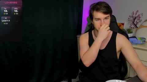 Vincent Strong online show from November 2025 08:05:02 AM