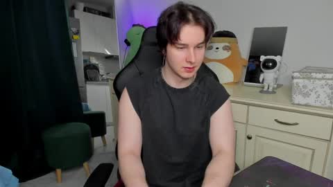 Snapshot of vincent__strong chatting on May 2026 07:15:02 AM Vincent Strong online show from May 2026 07:15:02 AM