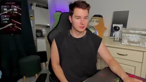 Snapshot of vincent__strong chatting on July 2026 07:28:02 AM Vincent Strong online show from July 2026 07:28:02 AM