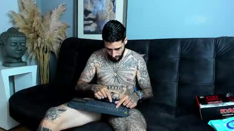 Snapshot of vincentsartori chatting on October 2025 06:21:01 PM Vincent Sartori online show from October 2025 06:21:01 PM