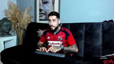 Snapshot of vincentsartori chatting on November 2025 08:30:01 PM Vincent Sartori online show from November 2025 08:30:01 PM