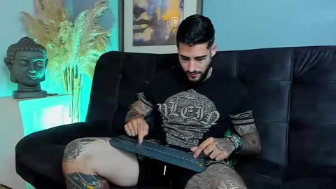 Snapshot of vincentsartori chatting on November 2025 07:46:02 PM Vincent Sartori online show from November 2025 07:46:02 PM