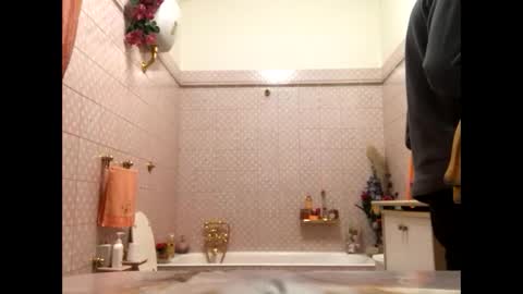 Snapshot of vinmin90 chatting on February 2025 09:41:02 PM Zenith online show from February 2025 09:41:02 PM