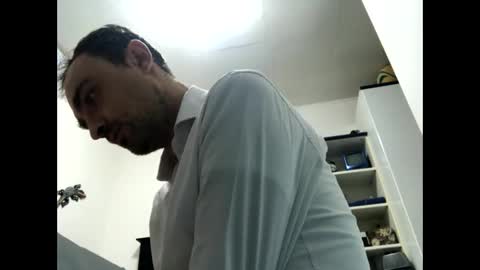 Snapshot of vinmin90 chatting on October 2025 11:18:01 PM Zenith online show from October 2025 11:18:01 PM