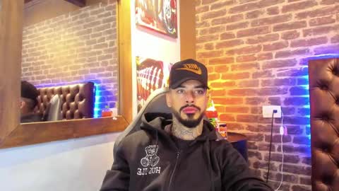 ---Vinzen--- online show from November 2025 04:45:02 AM