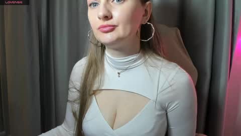 Snapshot of viola_1 chatting on May 2026 07:27:01 AM Funny girl online show from May 2026 07:27:01 AM