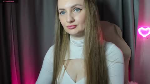 Snapshot of viola_1 chatting on May 2026 07:33:01 PM Funny girl online show from May 2026 07:33:01 PM
