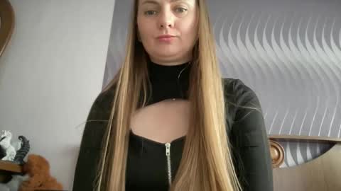 Snapshot of viola_1 chatting on June 2026 07:00:01 AM Funny girl online show from June 2026 07:00:01 AM
