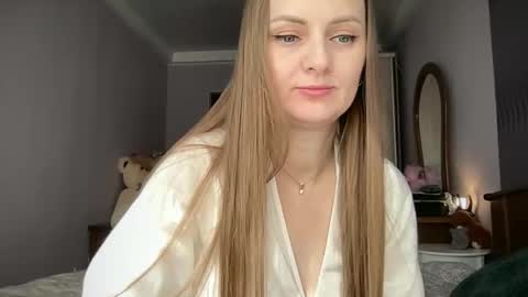 Snapshot of viola_1 chatting on June 2026 06:17:02 AM Funny girl online show from June 2026 06:17:02 AM