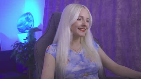 Snapshot of violamore chatting on May 2026 05:45:02 PM violamore online show from May 2026 05:45:02 PM