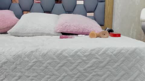 violeet_gray online show from March 2025 11:37:02 AM