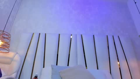 Snapshot of violeet_gray chatting on May 2026 10:01:02 AM violeet_gray online show from May 2026 10:01:02 AM