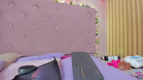 violet__taylor_ online show from June 2026 02:23:02 AM