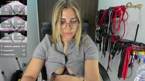 Snapshot of violet_bdsmx chatting on January 2025 11:27:02 PM Kim online show from January 2025 11:27:02 PM