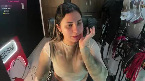 Snapshot of violet_bdsmx chatting on October 2025 09:44:02 PM Kim online show from October 2025 09:44:02 PM