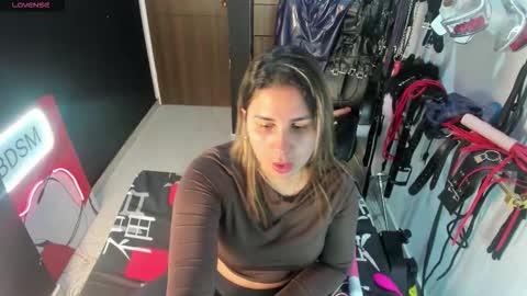 Snapshot of violet_bdsmx chatting on October 2025 08:42:02 PM Kim online show from October 2025 08:42:02 PM