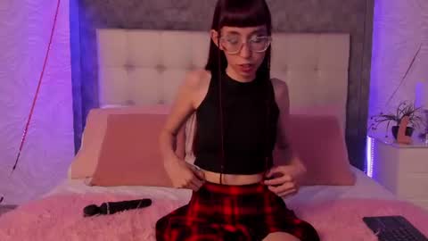 Snapshot of violet_bss chatting on June 2026 09:10:02 PM Violet online show from June 2026 09:10:02 PM
