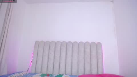 violet_giraldo online show from February 2026 06:36:01 PM