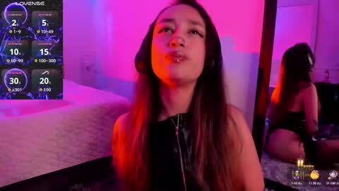 Violet Jones online show from October 2025 02:57:02 PM