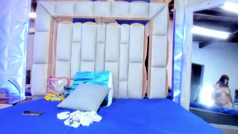 violet_milleer online show from April 2026 07:38:02 PM